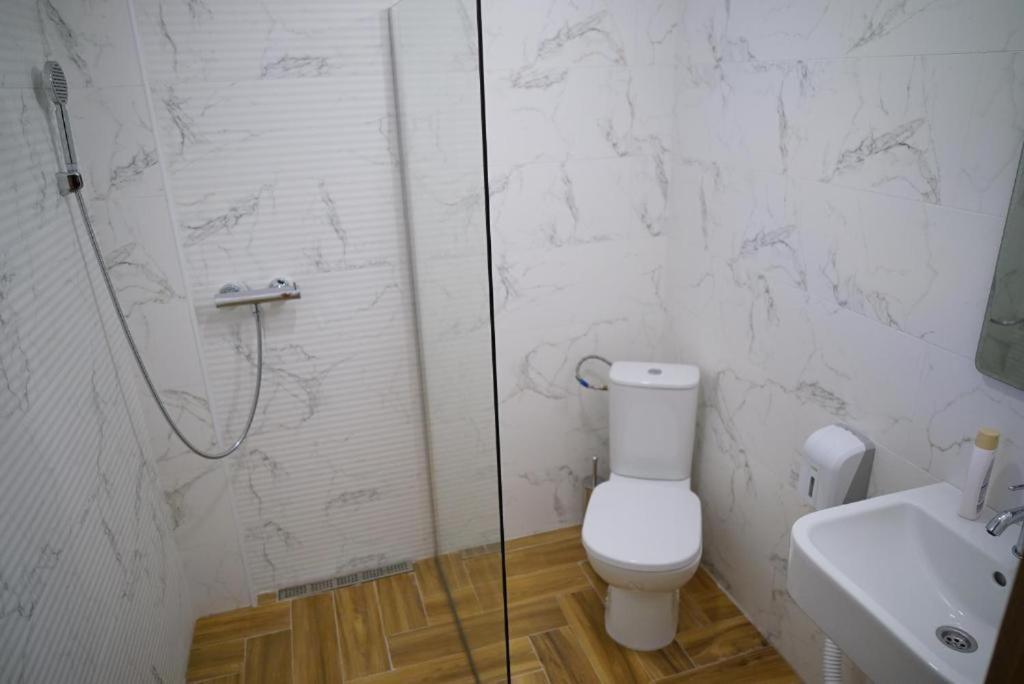 Garni Ideal Ζρένιανιν Εξωτερικό φωτογραφία